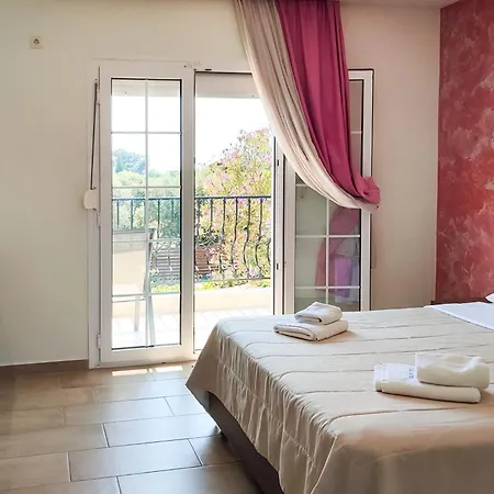 아파트호텔 Iatrou