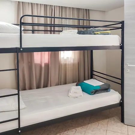 Iatrou شقة فندقية بوتوس