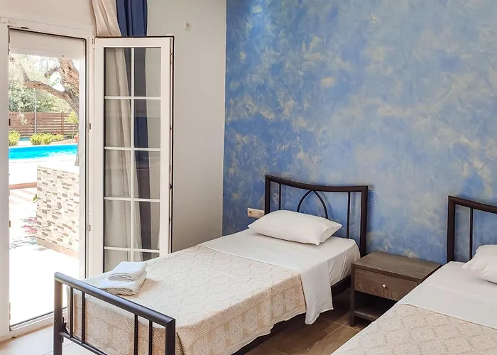 Iatrou Aparthotel 3*