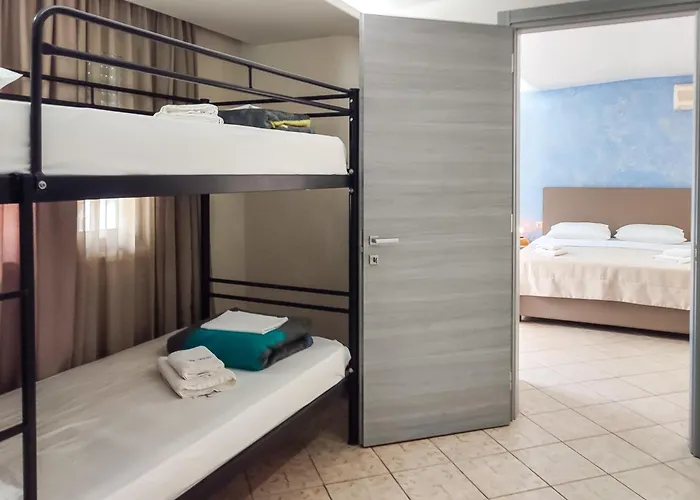 Aparthotel Iatrou 3*